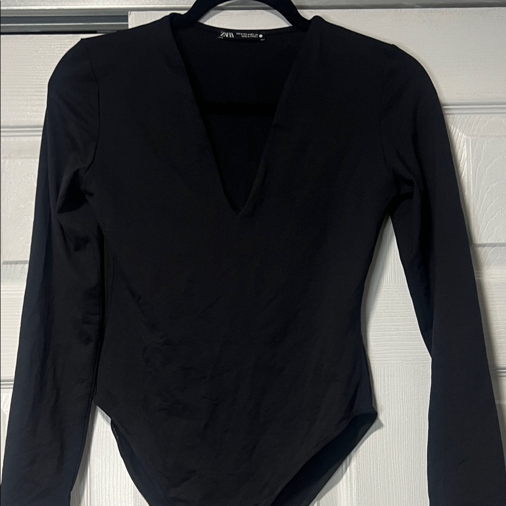 Zara Black V-Neck Long Sleeve Bodysuit
